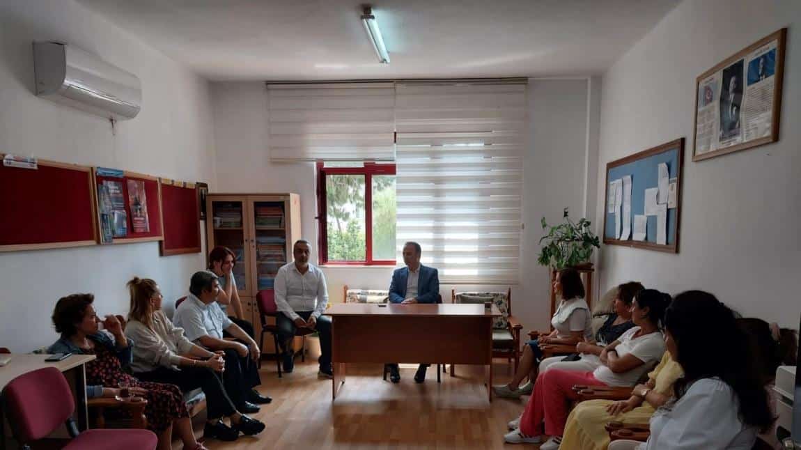  İlçe Milli Eğitim Müdürümüz  Mehmet Necmeddin DİNÇ okulumuzu ziyaret ederek bizleri onurlandırdı.